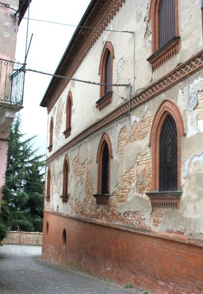 A stroll around the walls of Incisa Scapaccino A Walk in Nizza